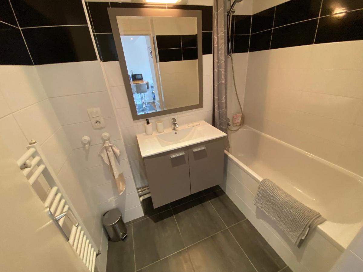 Appartement Spacieux Avec Balcon Et Parking Брест Экстерьер фото